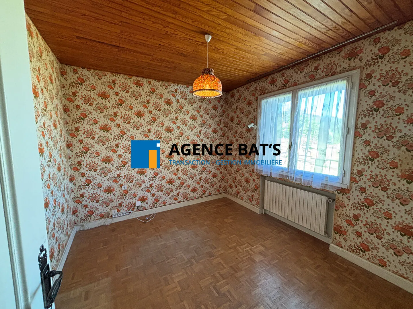 Maison spacieuse de 192 m² à Dunieres avec garage, atelier et vue agréable 