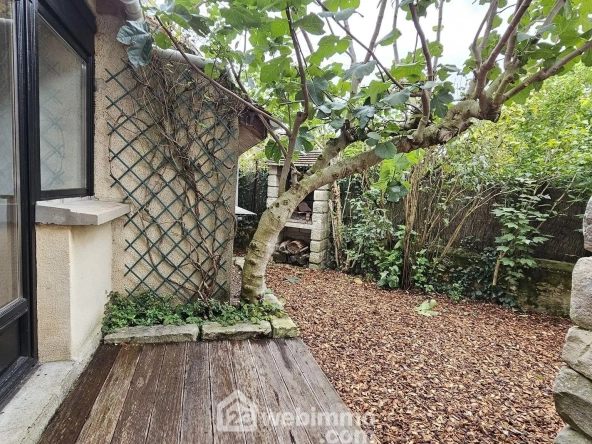 Maison en pierre de 75 m² à Milly-la-Forêt avec terrasse arborée
