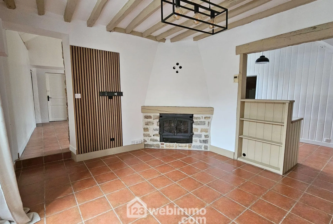 Maison en pierre de 75 m² à Milly-la-Forêt avec terrasse arborée 