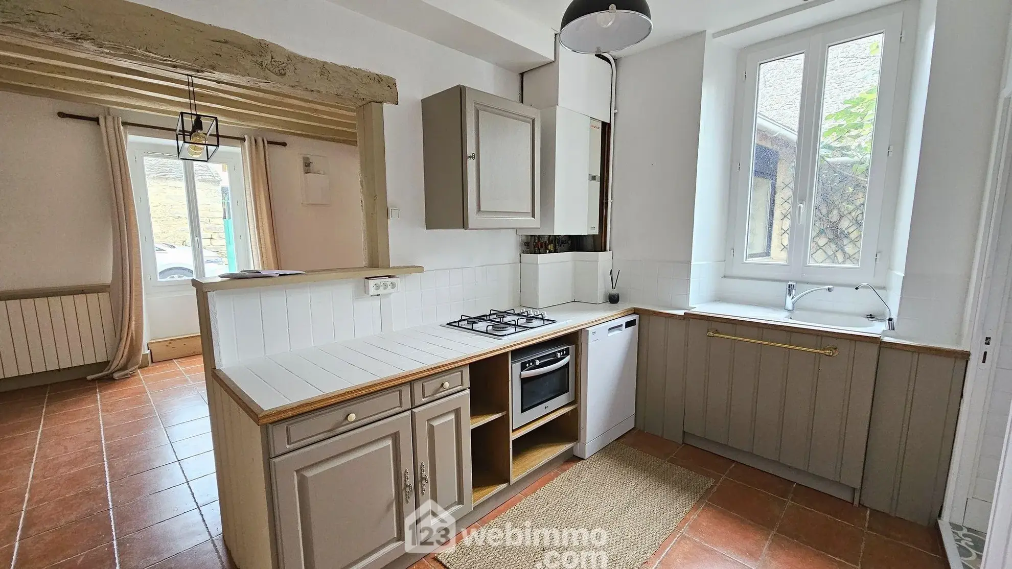 Maison en pierre de 75 m² à Milly-la-Forêt avec terrasse arborée 