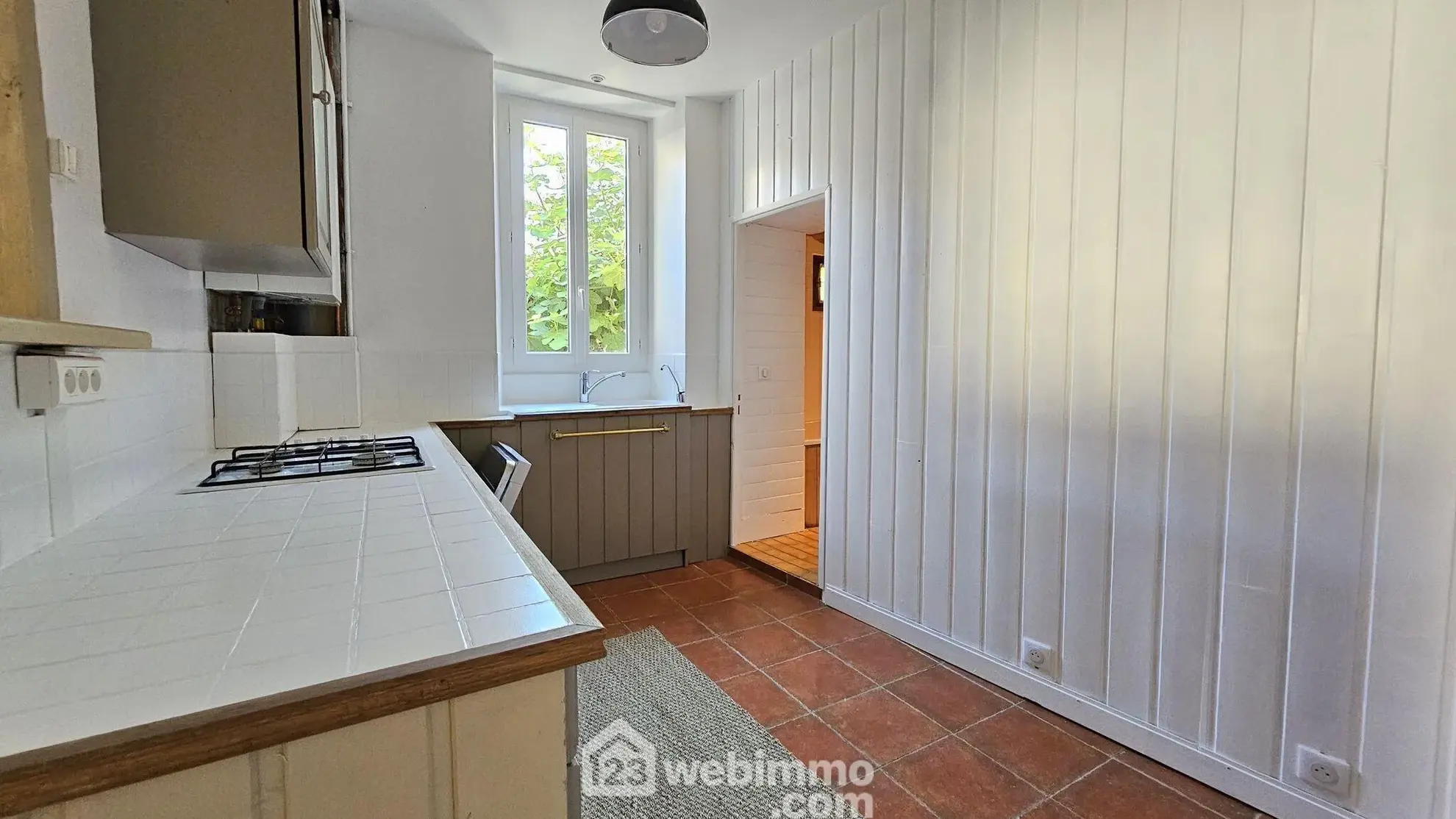 Maison en pierre de 75 m² à Milly-la-Forêt avec terrasse arborée 