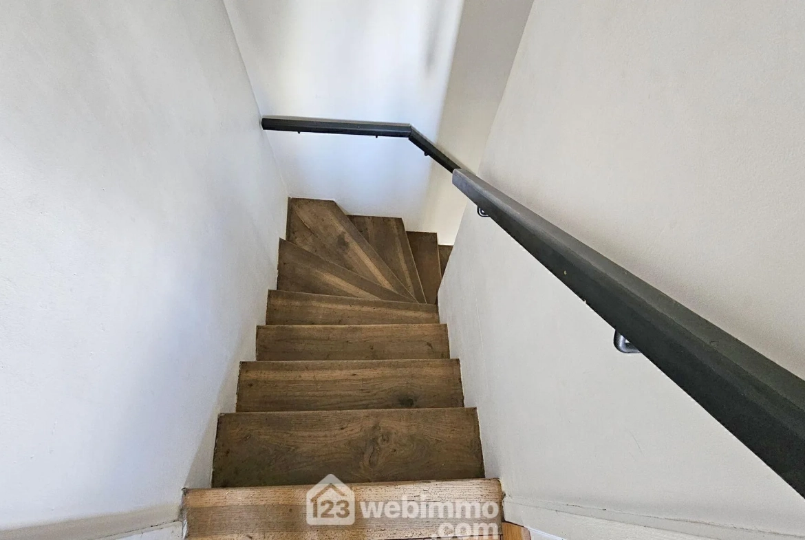 Maison en pierre de 75 m² à Milly-la-Forêt avec terrasse arborée 