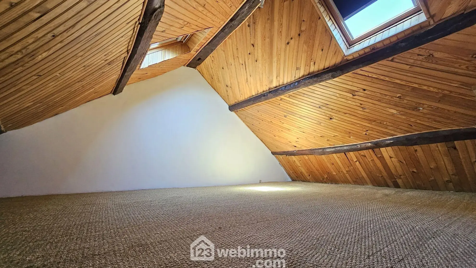 Maison en pierre de 75 m² à Milly-la-Forêt avec terrasse arborée 