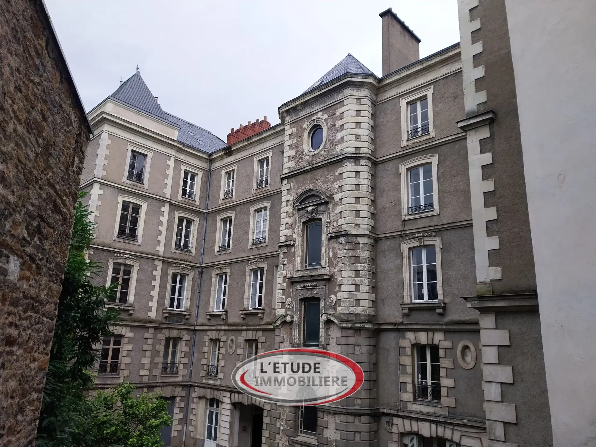 Local professionnel de 17 m² dans le centre historique de Nantes 