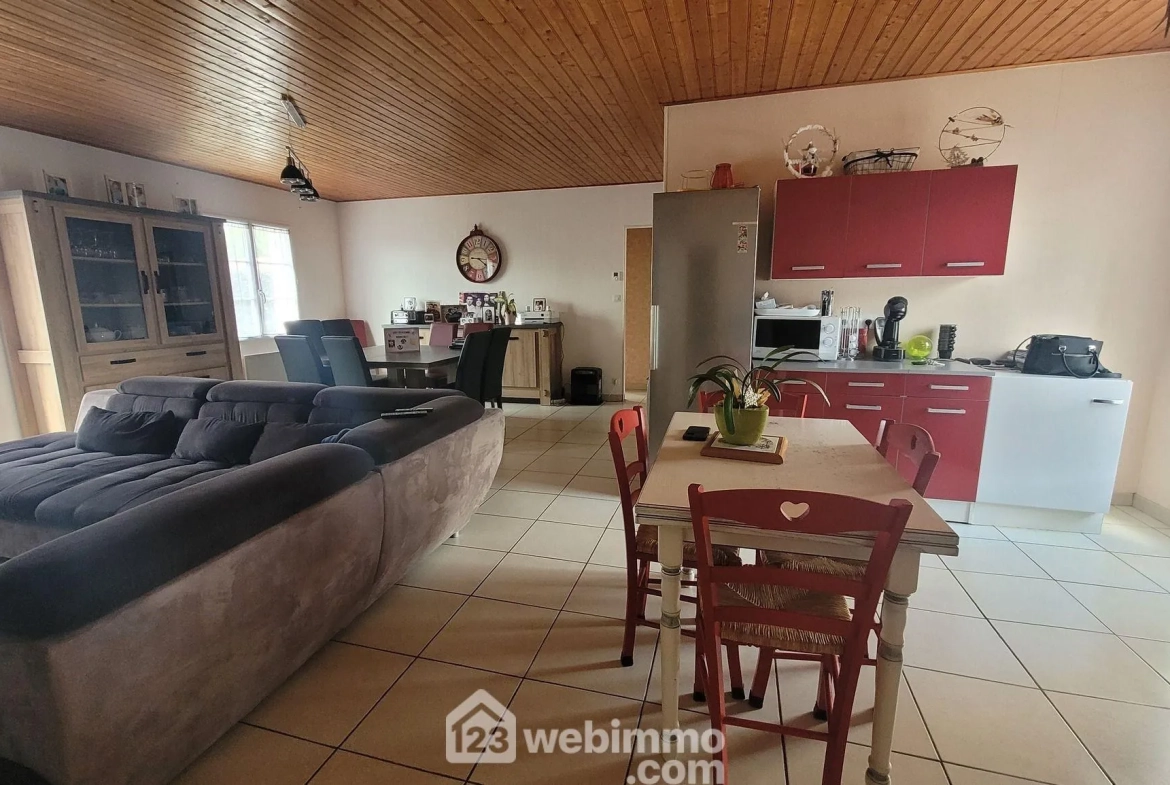 Maison de 80 m² avec garage à Le Bernard, calme proche plages 
