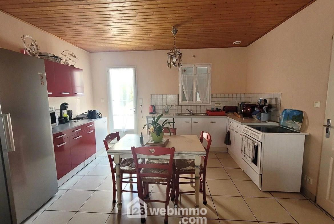 Maison de 80 m² avec garage à Le Bernard, calme proche plages 