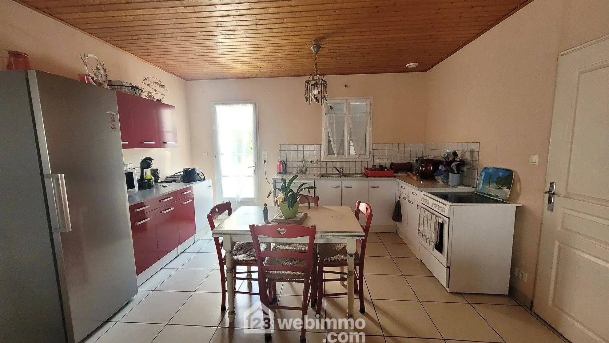 Maison de 80 m² avec garage à Le Bernard, calme proche plages 