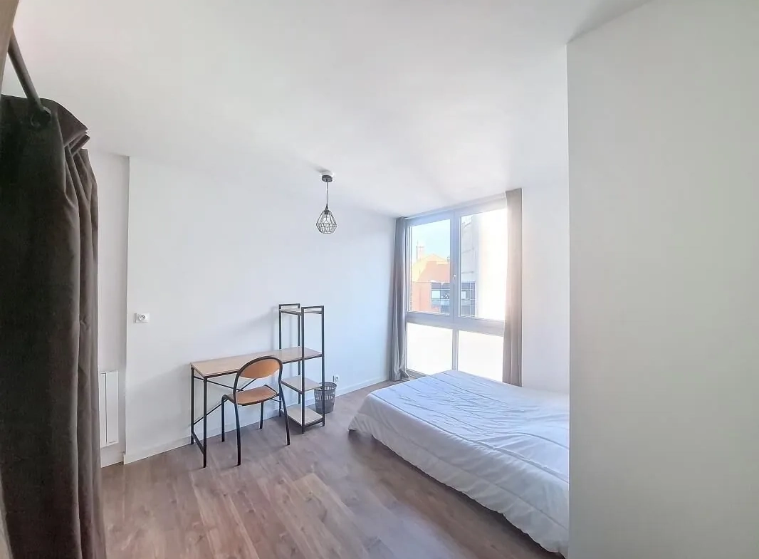 Investissez dans un appartement T4 de 77 m² meublé à Roubaix, idéal pour colocation 