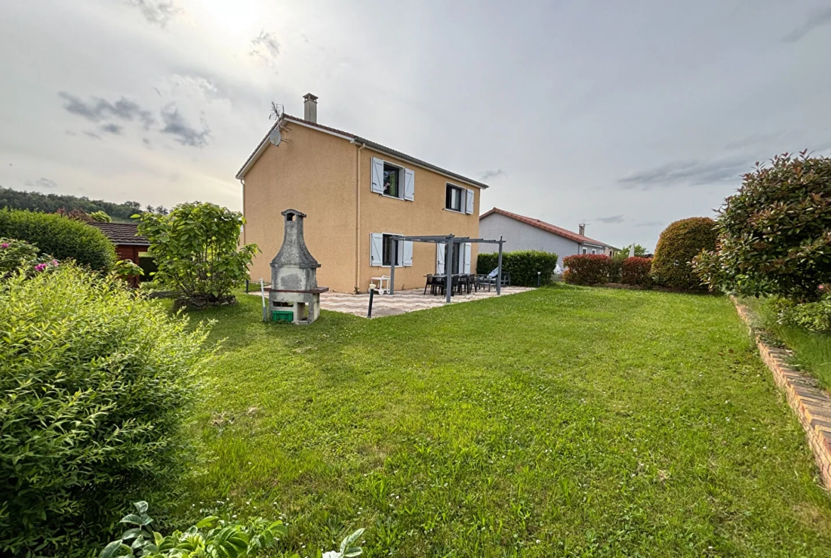 Villa à Roche-la-Molière de 120 m² avec 4 chambres et terrain clos 601 m² 