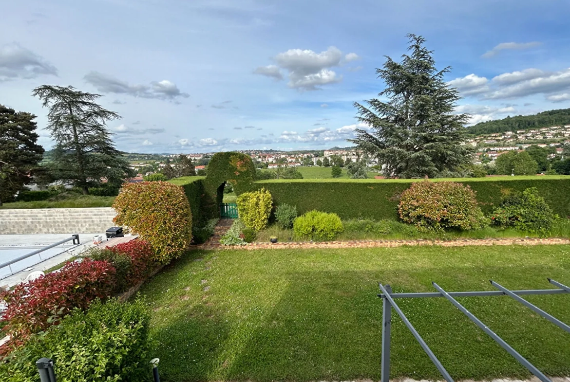 Villa à Roche-la-Molière de 120 m² avec 4 chambres et terrain clos 601 m² 