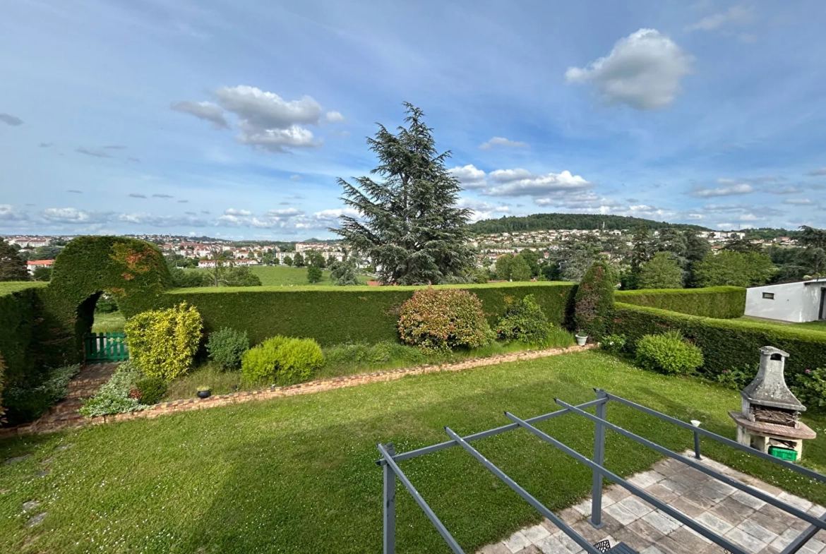 Villa à Roche-la-Molière de 120 m² avec 4 chambres et terrain clos 601 m² 