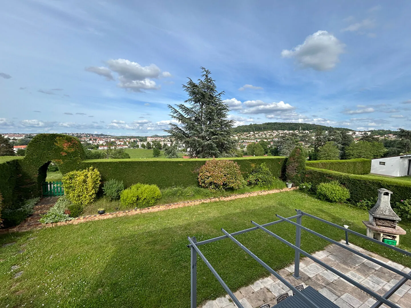 Villa à Roche-la-Molière de 120 m² avec 4 chambres et terrain clos 601 m² 