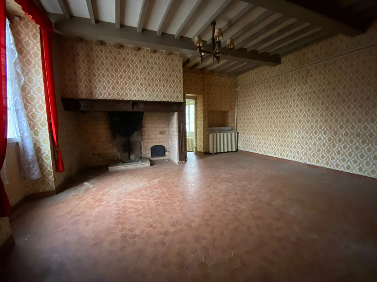 Maison à Asson à rénover avec vue sur les Pyrénées et garage 