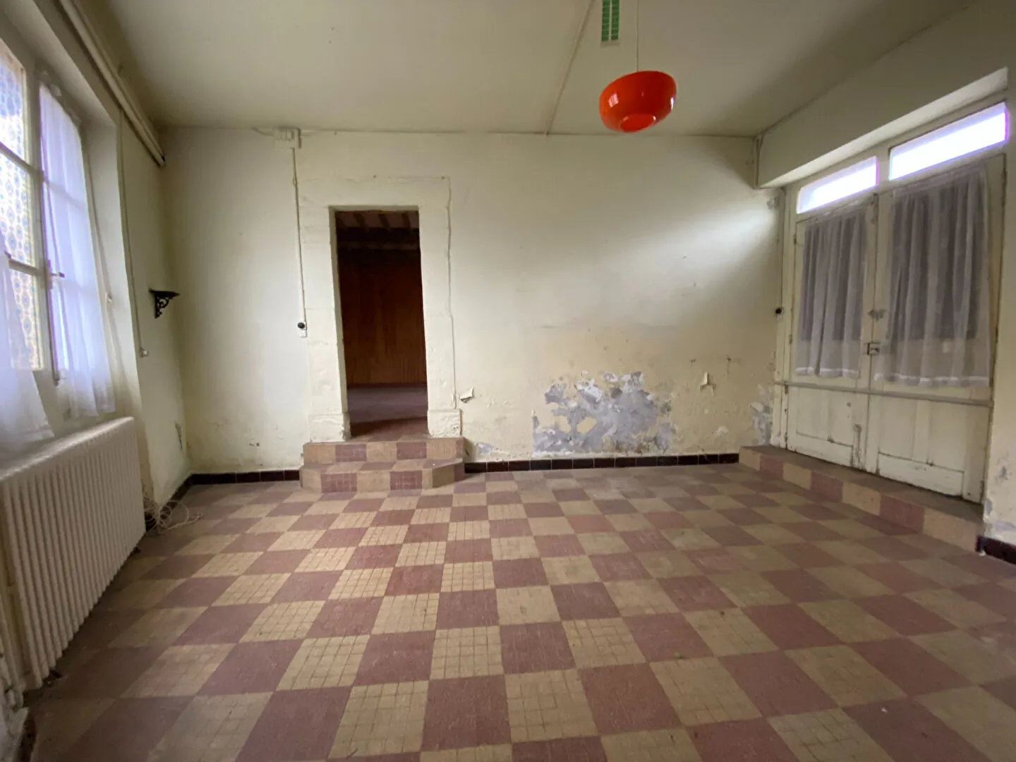 Maison à Asson à rénover avec vue sur les Pyrénées et garage 