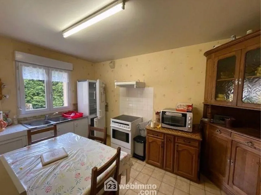 Appartement à vendre à Chauny avec garage et cave, idéal pour investisseur ou jeune couple 
