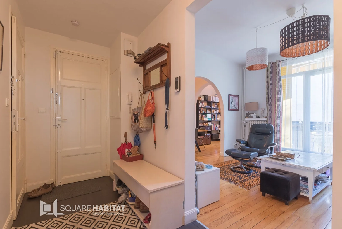 Appartement rénové 3 pièces à Gap, proche hypercentre avec cave et garage en option 