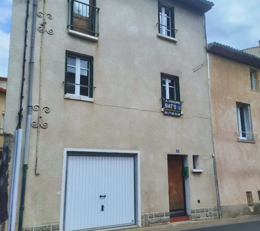 Charmante maison de village à Saint-Amant-Tallende de 51 m² avec garage 