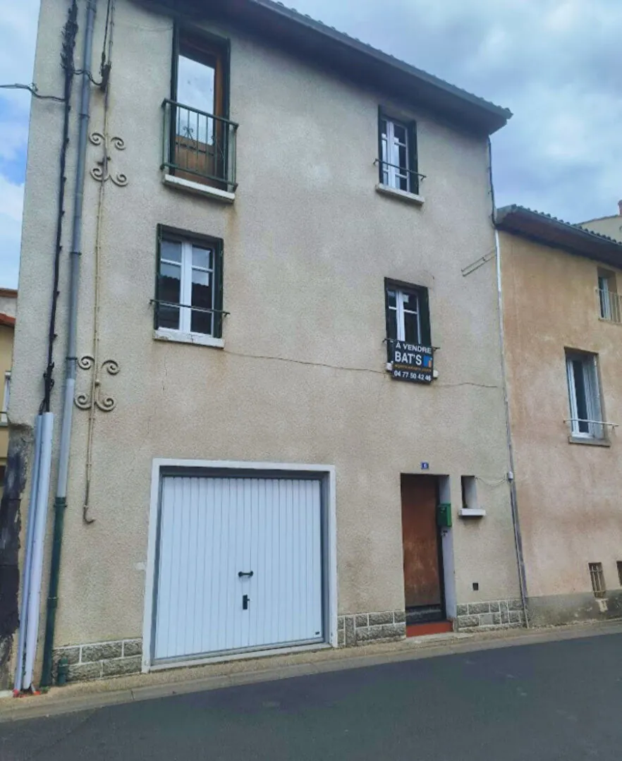 Charmante maison de village à Saint-Amant-Tallende de 51 m² avec garage 