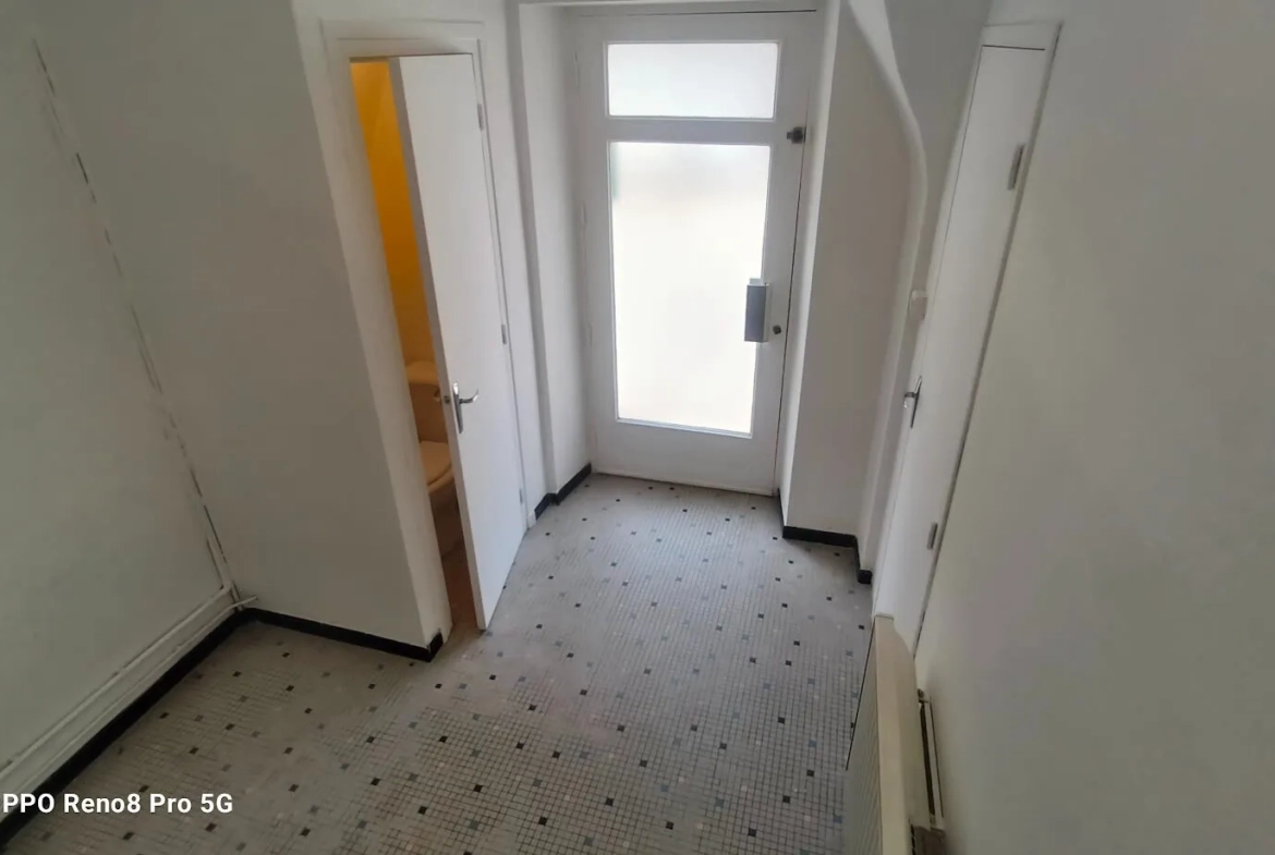 Charmante maison de village à Saint-Amant-Tallende de 51 m² avec garage 