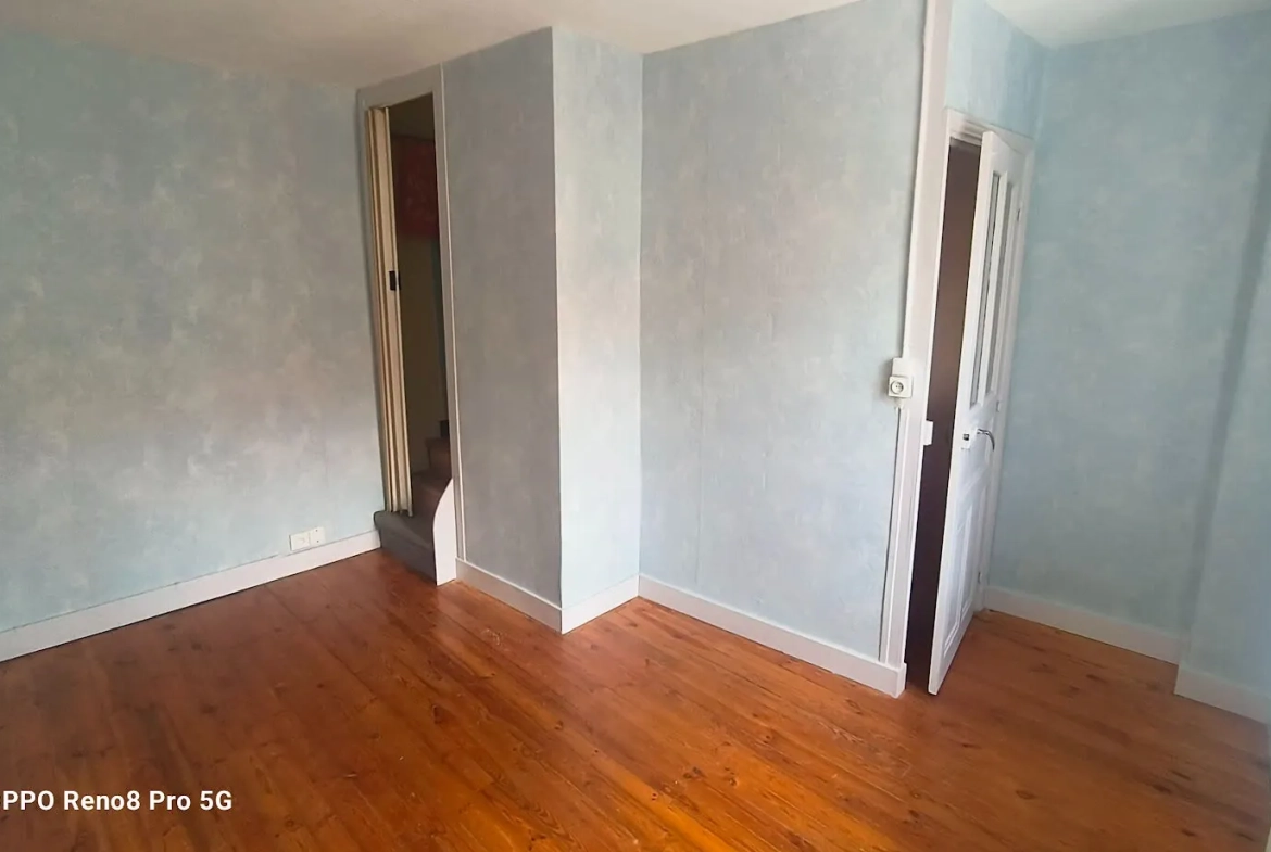 Charmante maison de village à Saint-Amant-Tallende de 51 m² avec garage 