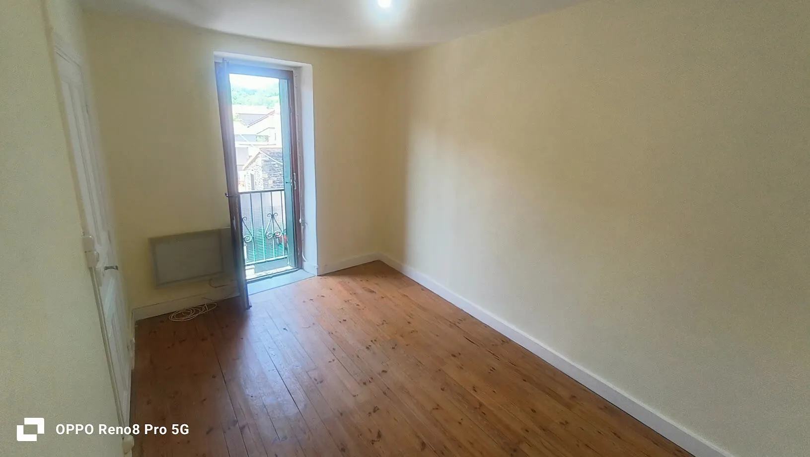 Charmante maison de village à Saint-Amant-Tallende de 51 m² avec garage 