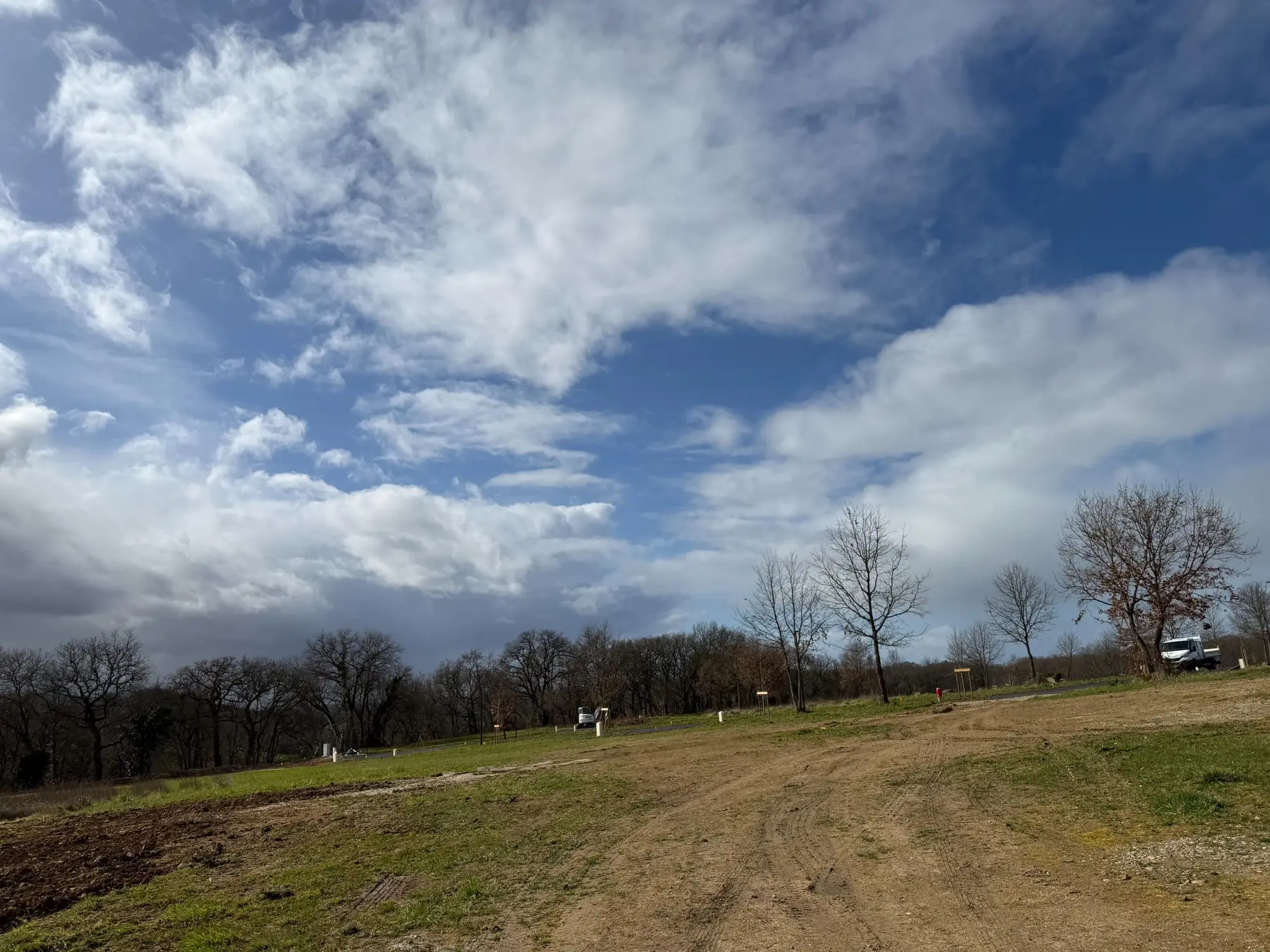 Terrain constructible en lotissement à Laugnac, proche Agen - 681 m² 