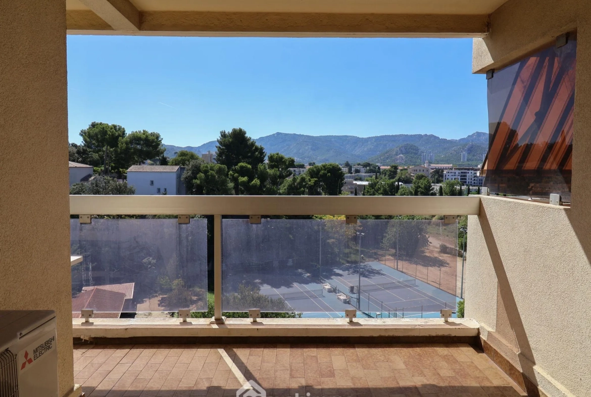 Appartement 3 pièces à vendre à Mazargues, Marseille, avec terrasse et garage 