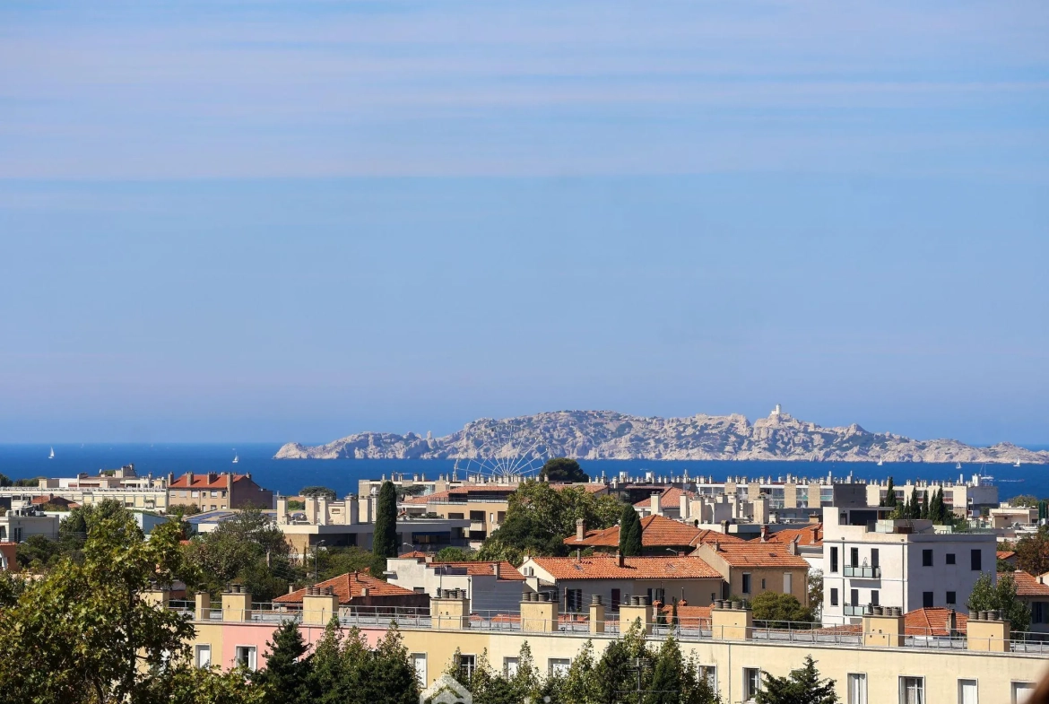 Appartement 3 pièces à vendre à Mazargues, Marseille, avec terrasse et garage 