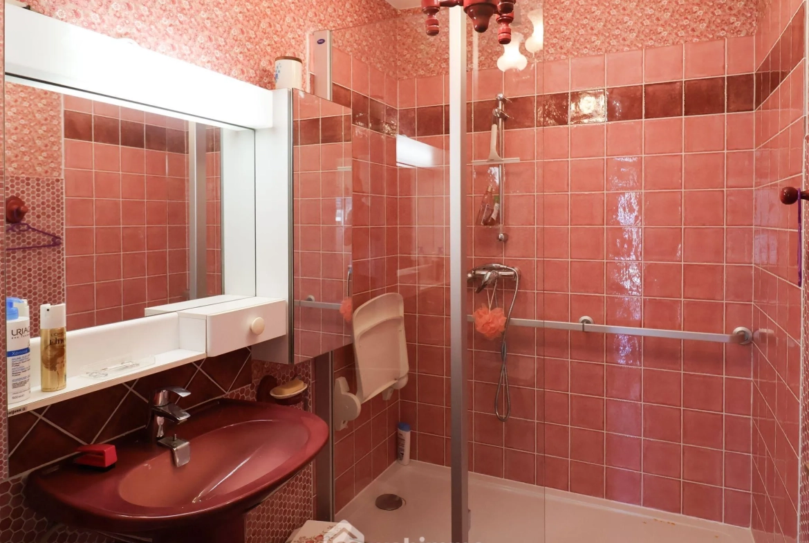 Appartement 3 pièces à vendre à Mazargues, Marseille, avec terrasse et garage 