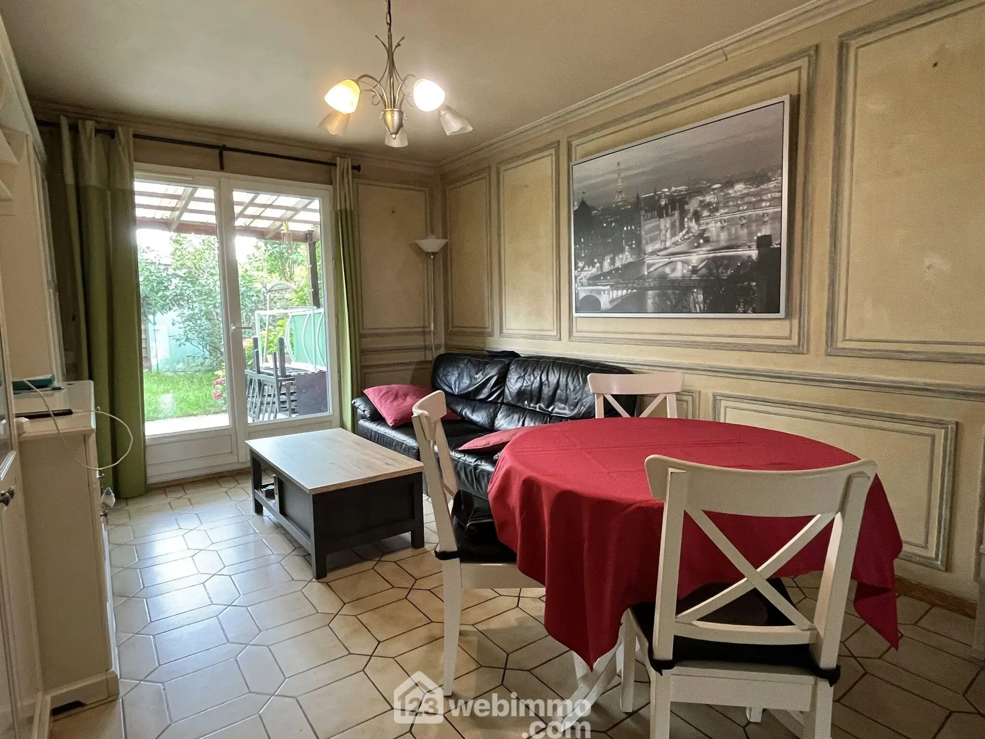 Maison mitoyenne de 88m² à Bondoufle avec jardin et garage 