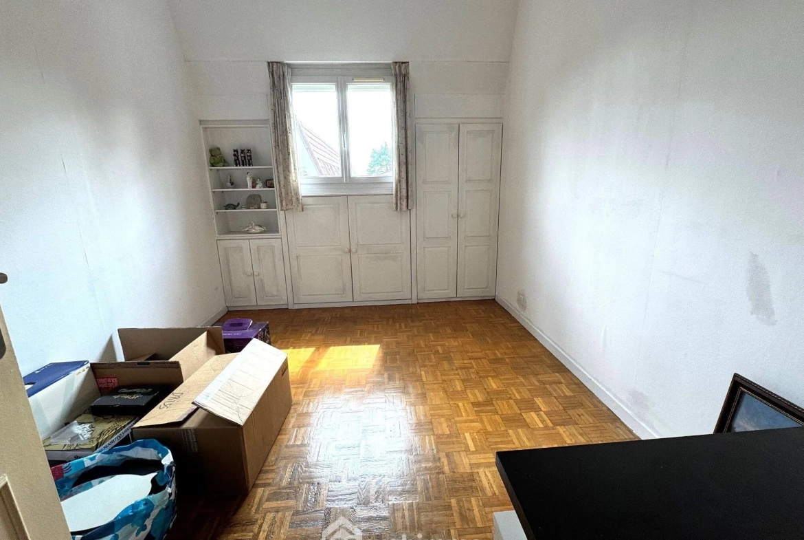 Maison mitoyenne de 88m² à Bondoufle avec jardin et garage 