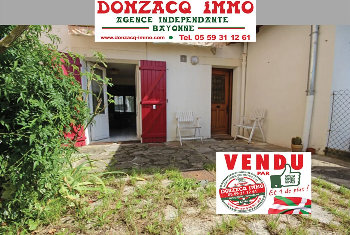 Appartement F2 avec jardin à Bayonne Beyris, double exposition, parking, à proximité des commodités 