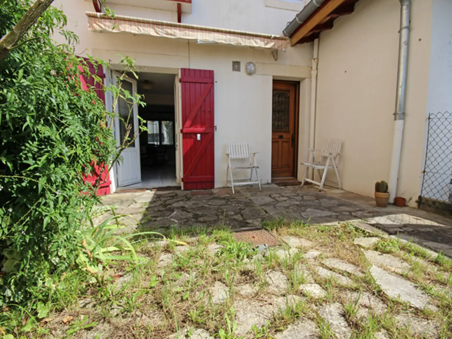 Appartement F2 avec jardin à Bayonne Beyris, double exposition, parking, à proximité des commodités 