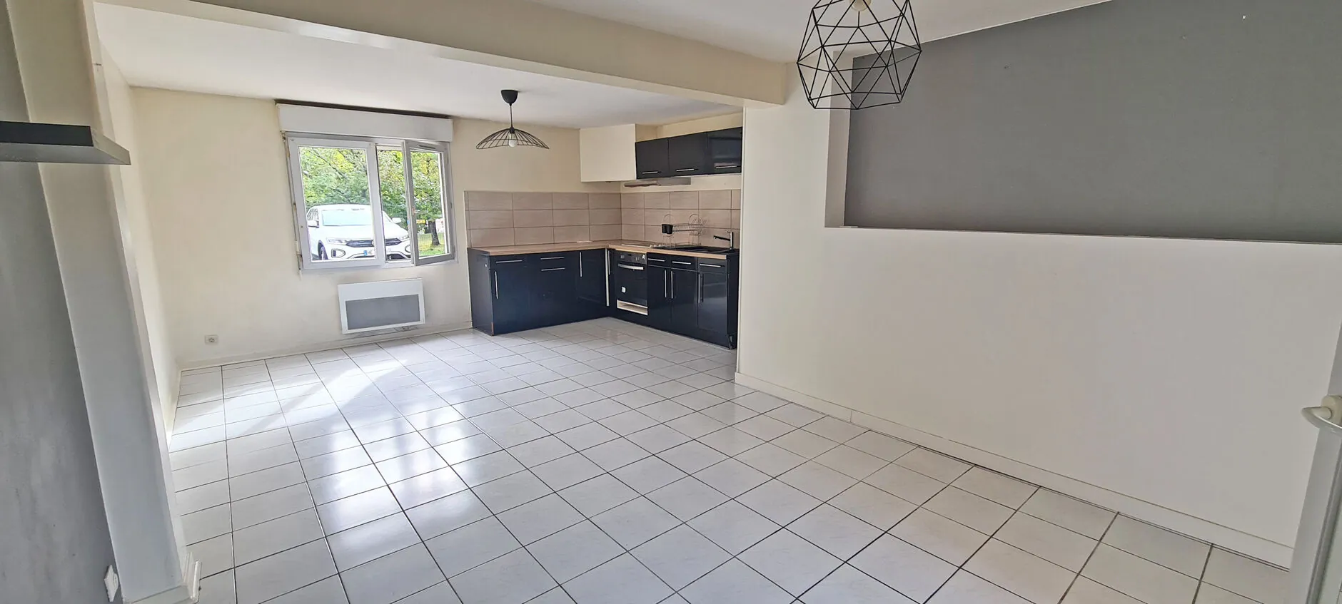 Appartement F2 avec jardin à Bayonne Beyris, double exposition, parking, à proximité des commodités 