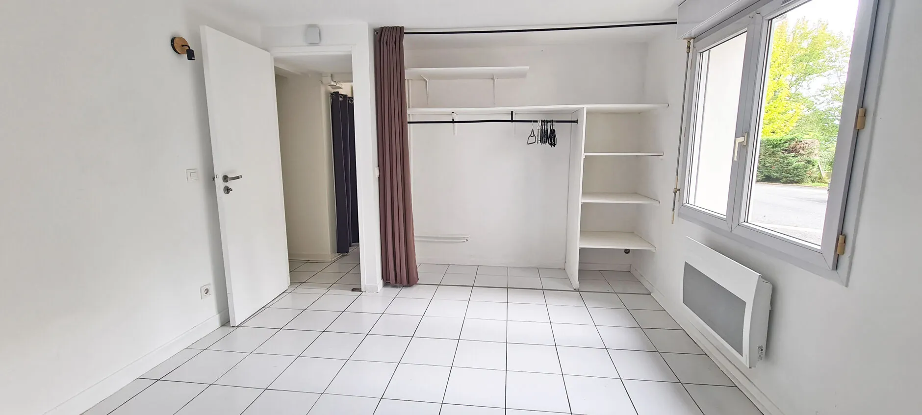 Appartement F2 avec jardin à Bayonne Beyris, double exposition, parking, à proximité des commodités 