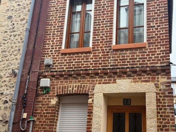 Maison en briques et silex au centre de Fécamp avec 2 chambres