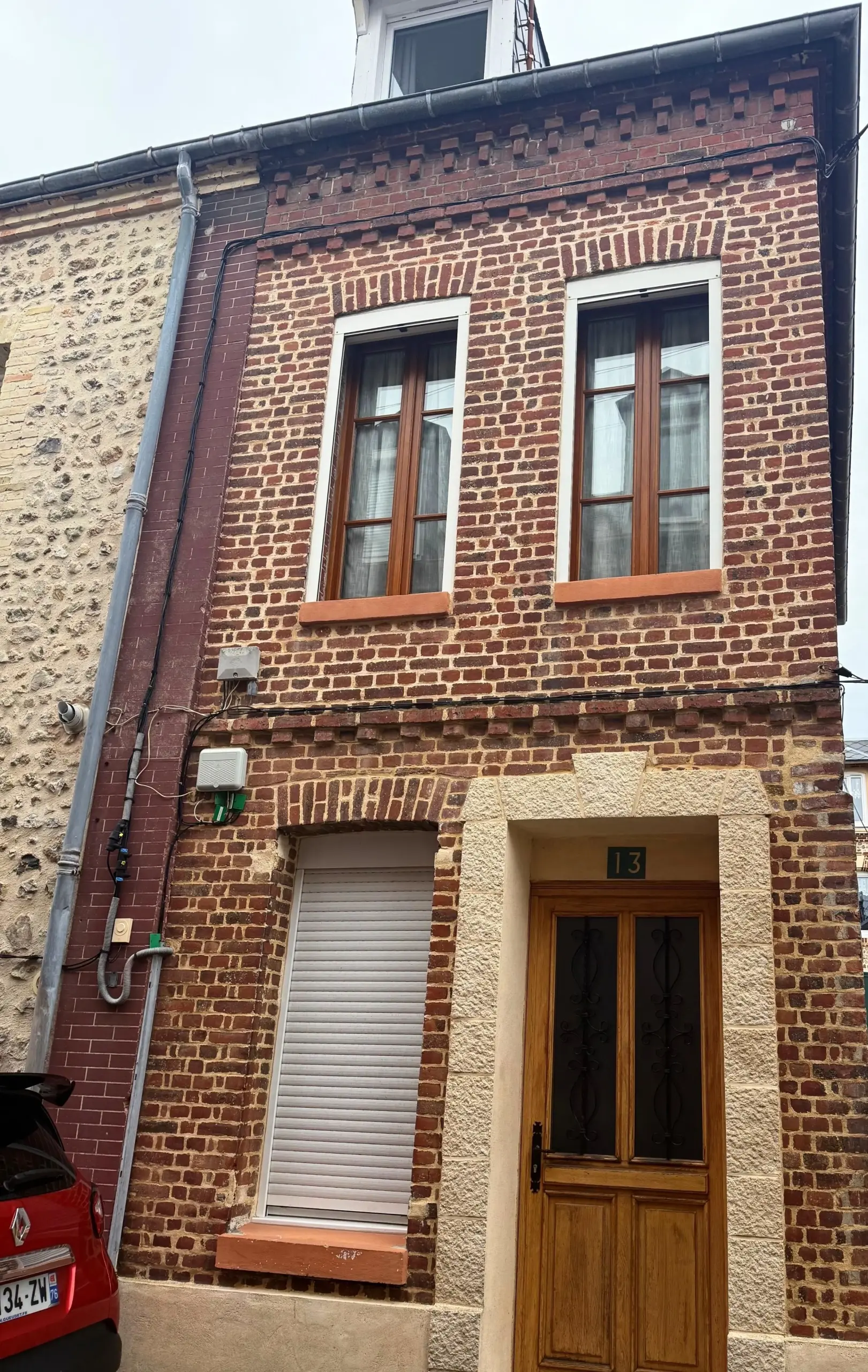 Maison en briques et silex au centre de Fécamp avec 2 chambres 