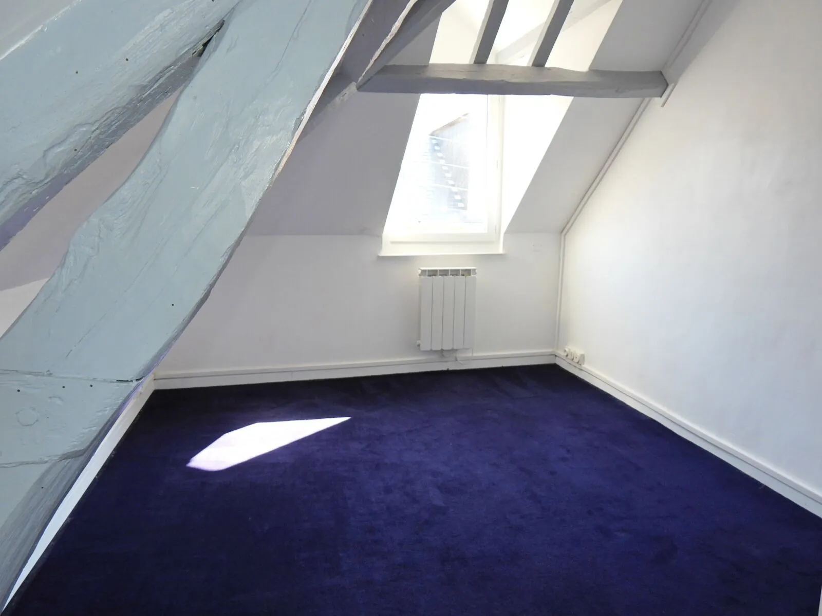 Maison en briques et silex au centre de Fécamp avec 2 chambres 