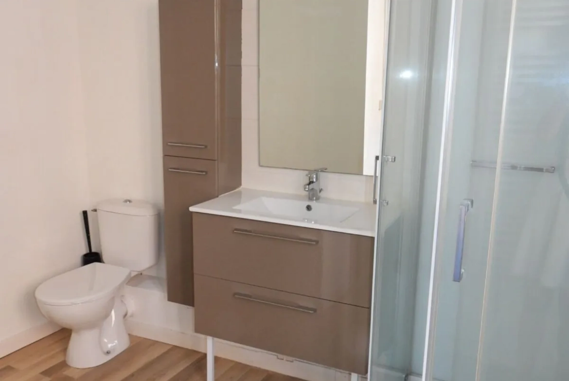 Maison en briques et silex au centre de Fécamp avec 2 chambres 