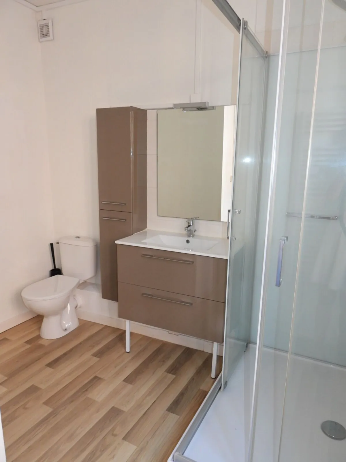 Maison en briques et silex au centre de Fécamp avec 2 chambres 