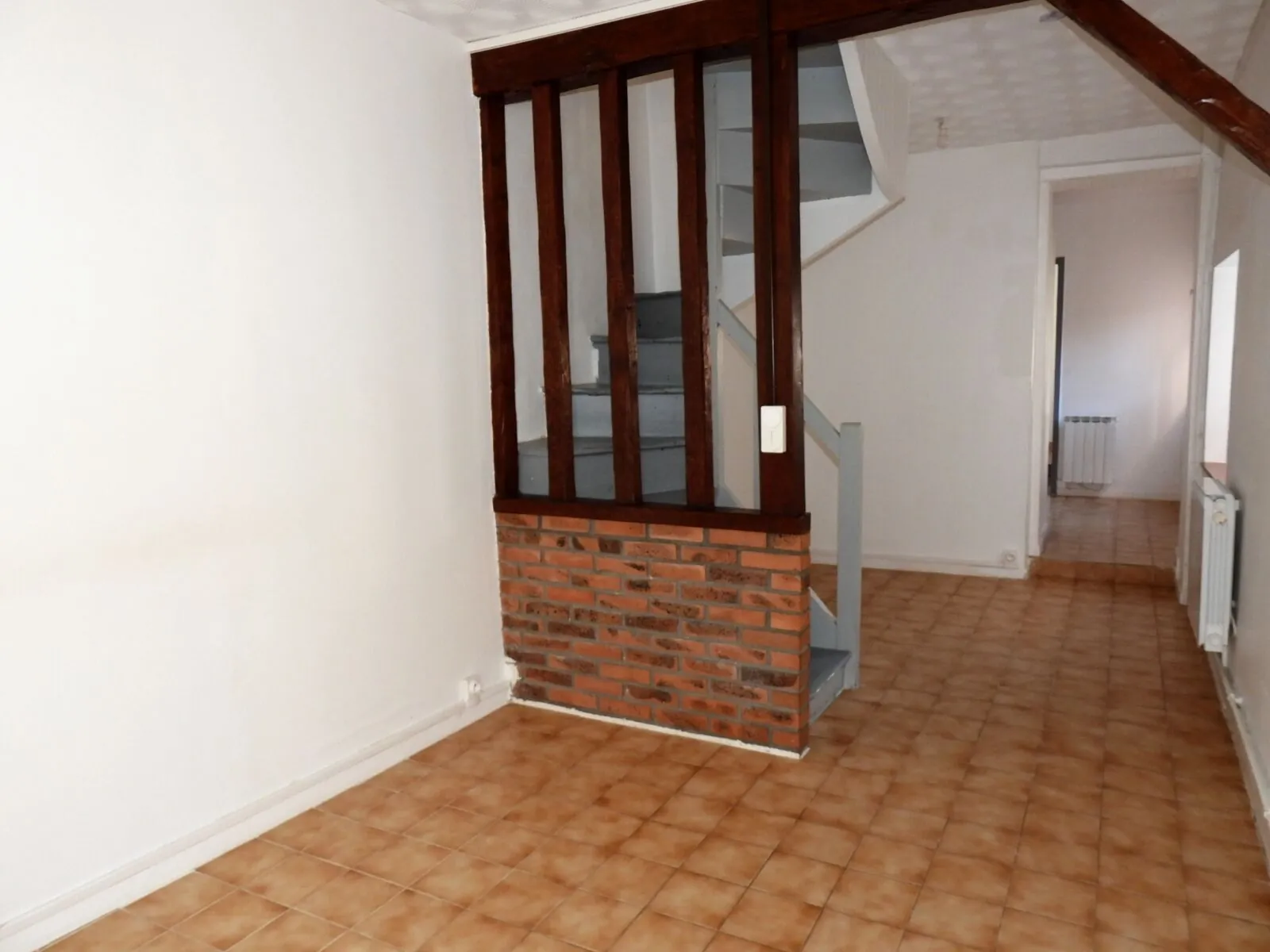 Maison en briques et silex au centre de Fécamp avec 2 chambres 