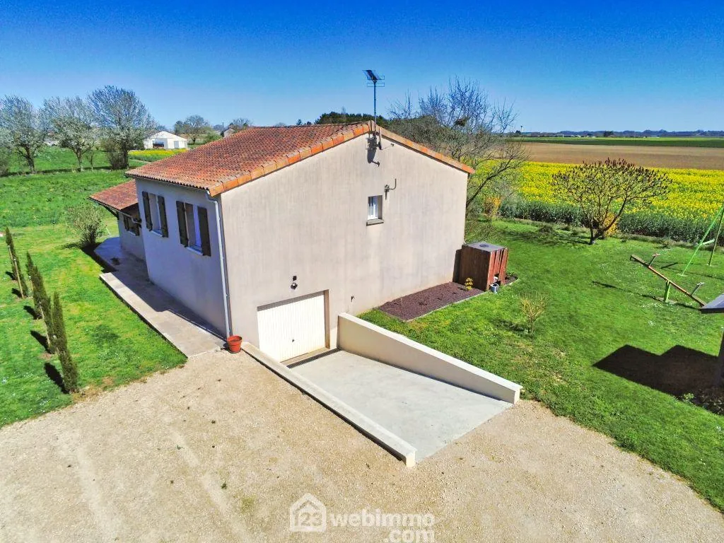 Maison familiale de 109 m² avec jardin clos à La Grimaudière 