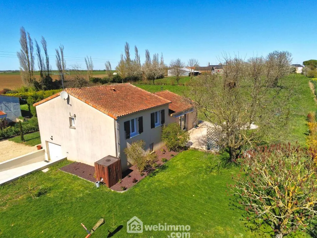 Maison familiale de 109 m² avec jardin clos à La Grimaudière 