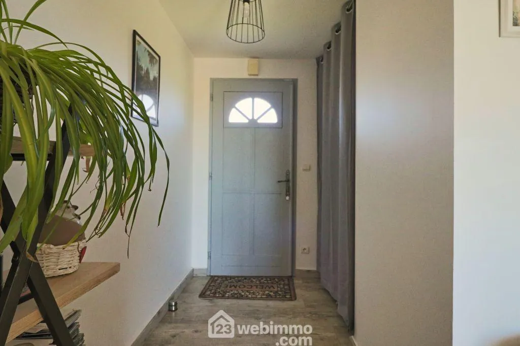 Maison familiale de 109 m² avec jardin clos à La Grimaudière 
