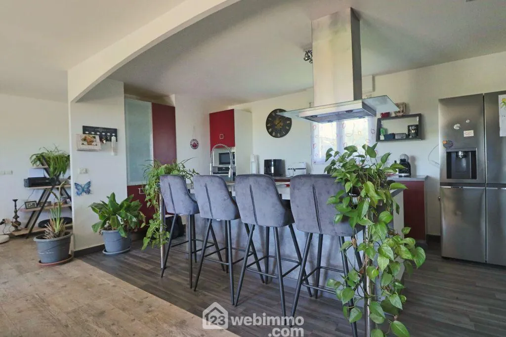 Maison familiale de 109 m² avec jardin clos à La Grimaudière 