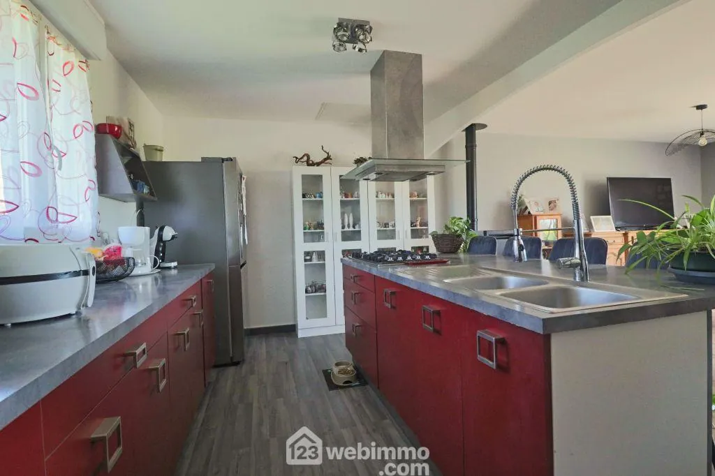 Maison familiale de 109 m² avec jardin clos à La Grimaudière 