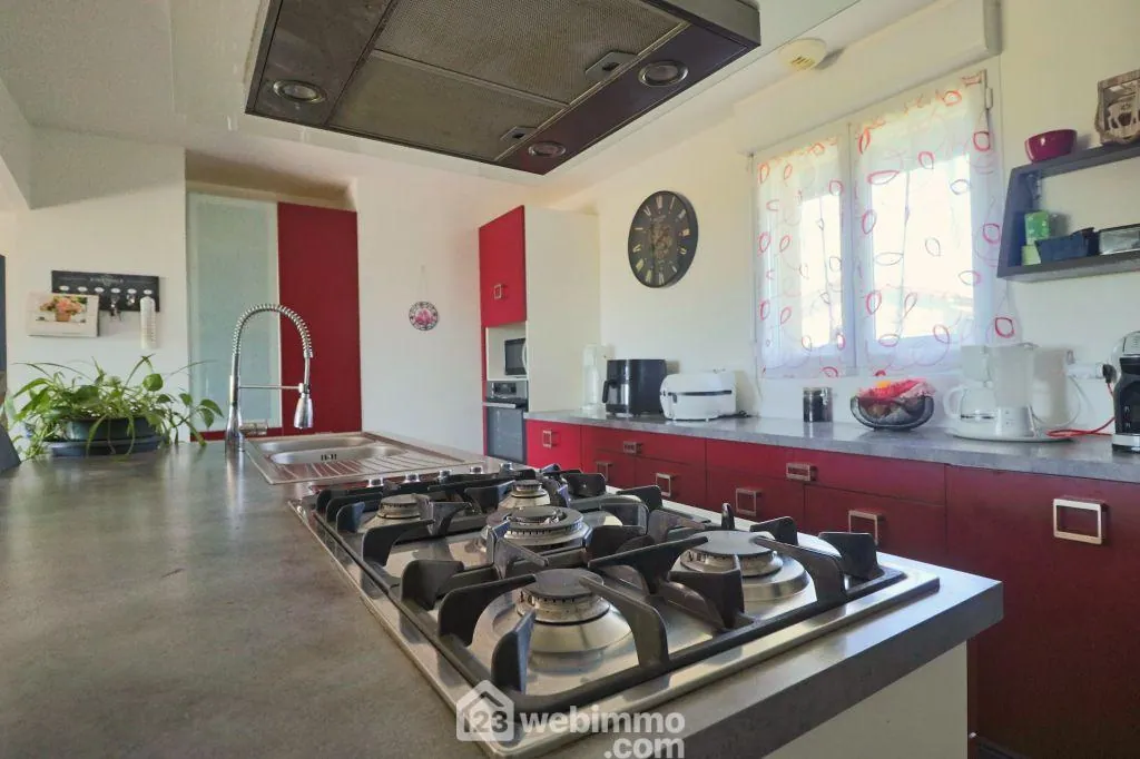 Maison familiale de 109 m² avec jardin clos à La Grimaudière 