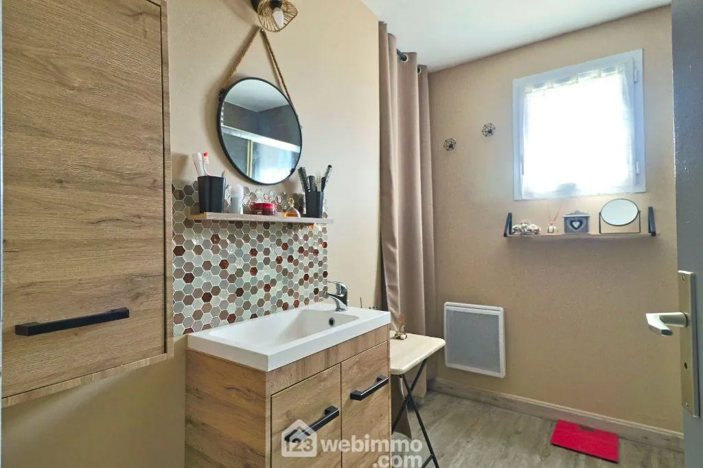 Maison familiale de 109 m² avec jardin clos à La Grimaudière 