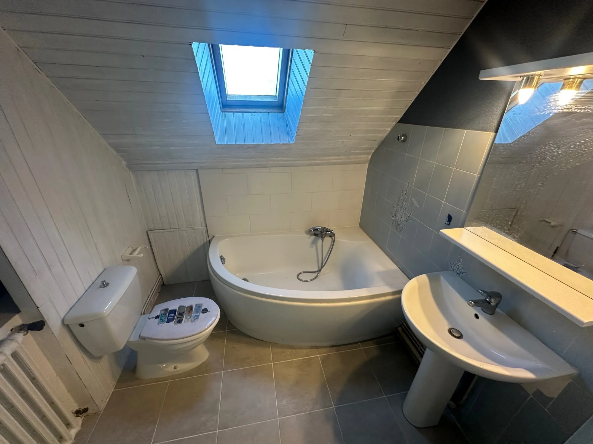 Maison à vendre de 122 m² à Poilly-lez-Gien, 4 chambres, jardin clos 