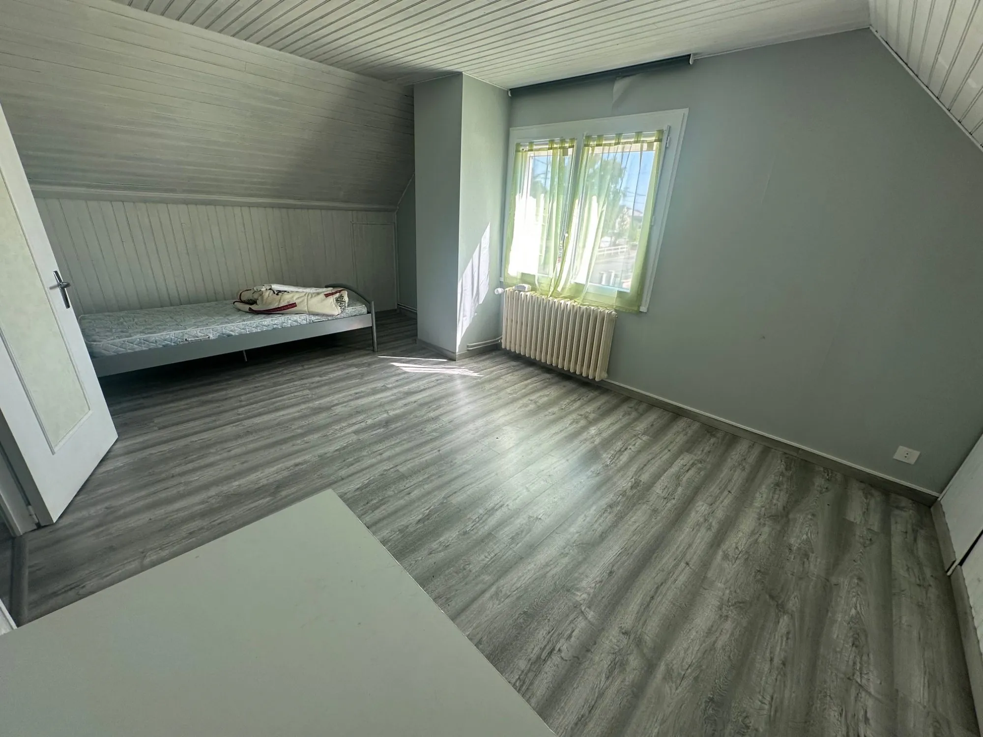 Maison à vendre de 122 m² à Poilly-lez-Gien, 4 chambres, jardin clos 